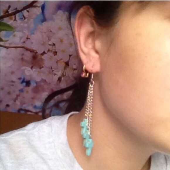 (H2) Cross Earrings - Picture 3 of 4